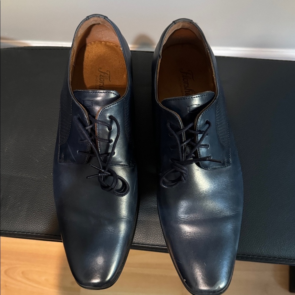 Florsheim Classic Blue Leather Oxfords - Picture 5 of 5